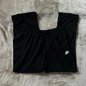 Women’s Nike sweatpants